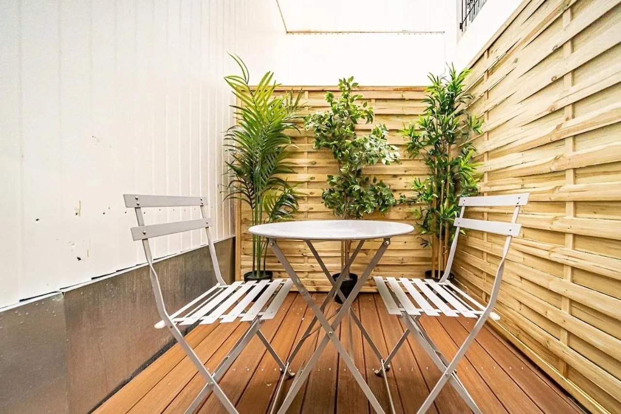 Apartment La Maison Charpennes-Appartement Magnolia 2 Pers Villeurbanne